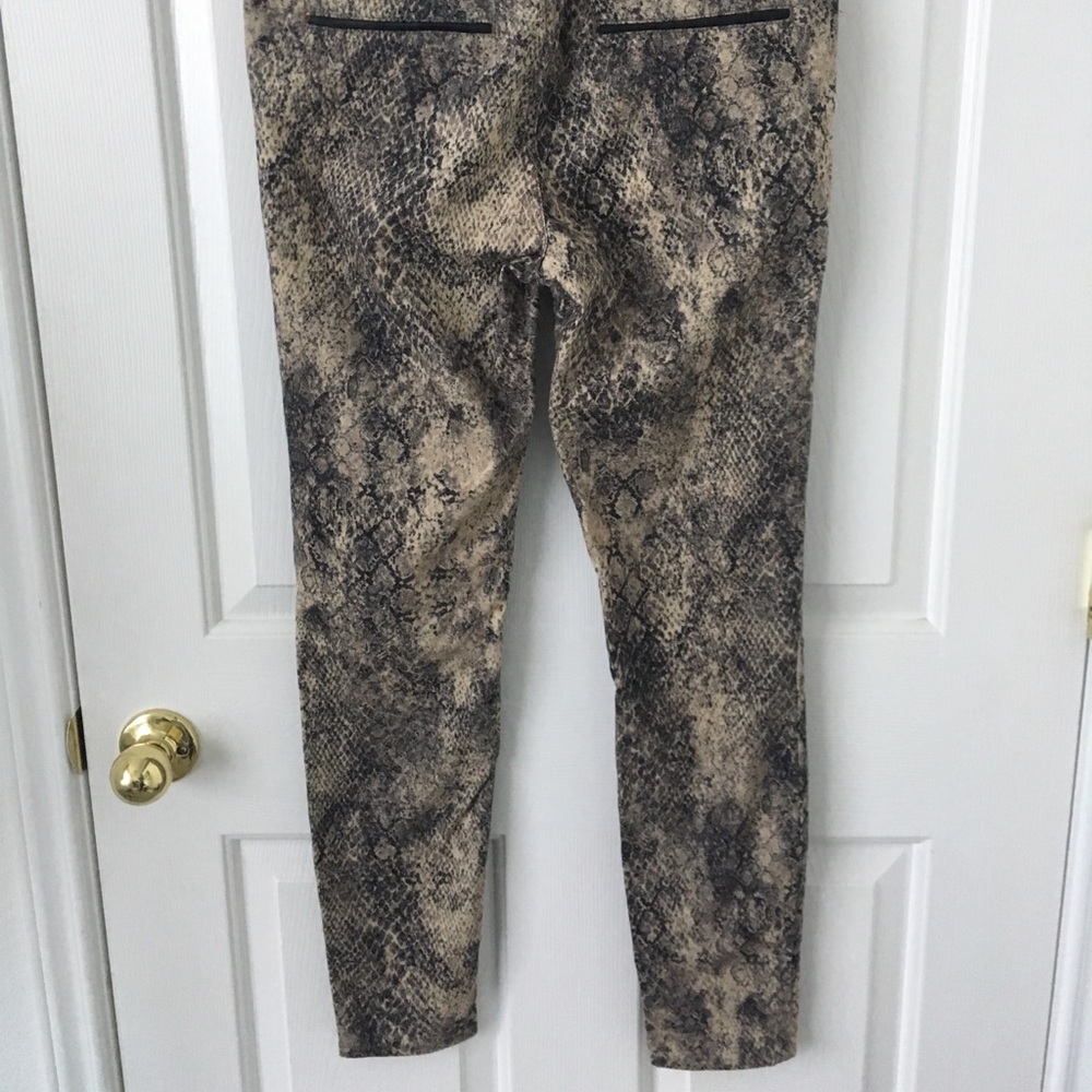 Zara Snakeskin Python Print Jeans / Size 6 - image 5